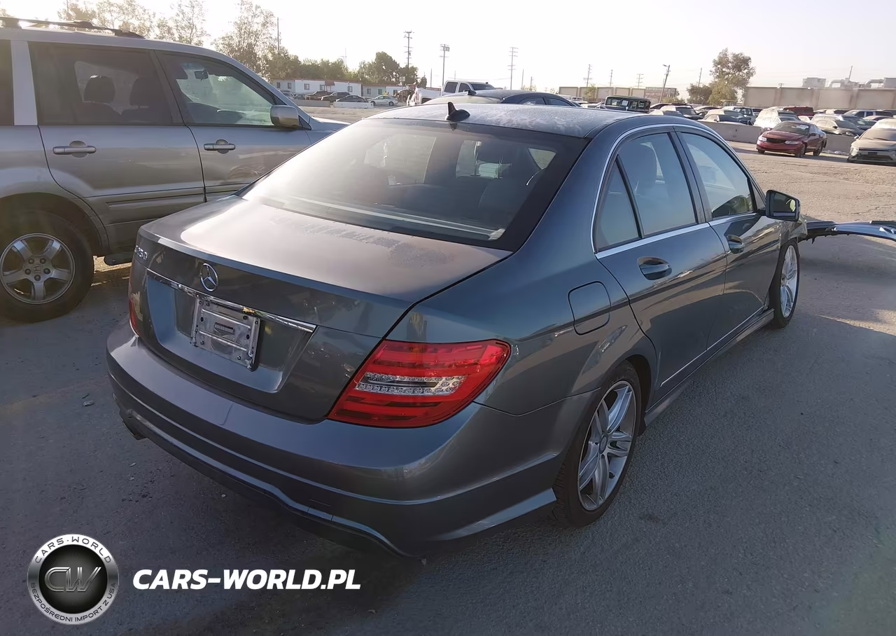 2012 Mercedes-Benz C 250 Sport VIN:WDDGF4HB4CR207474 - 4