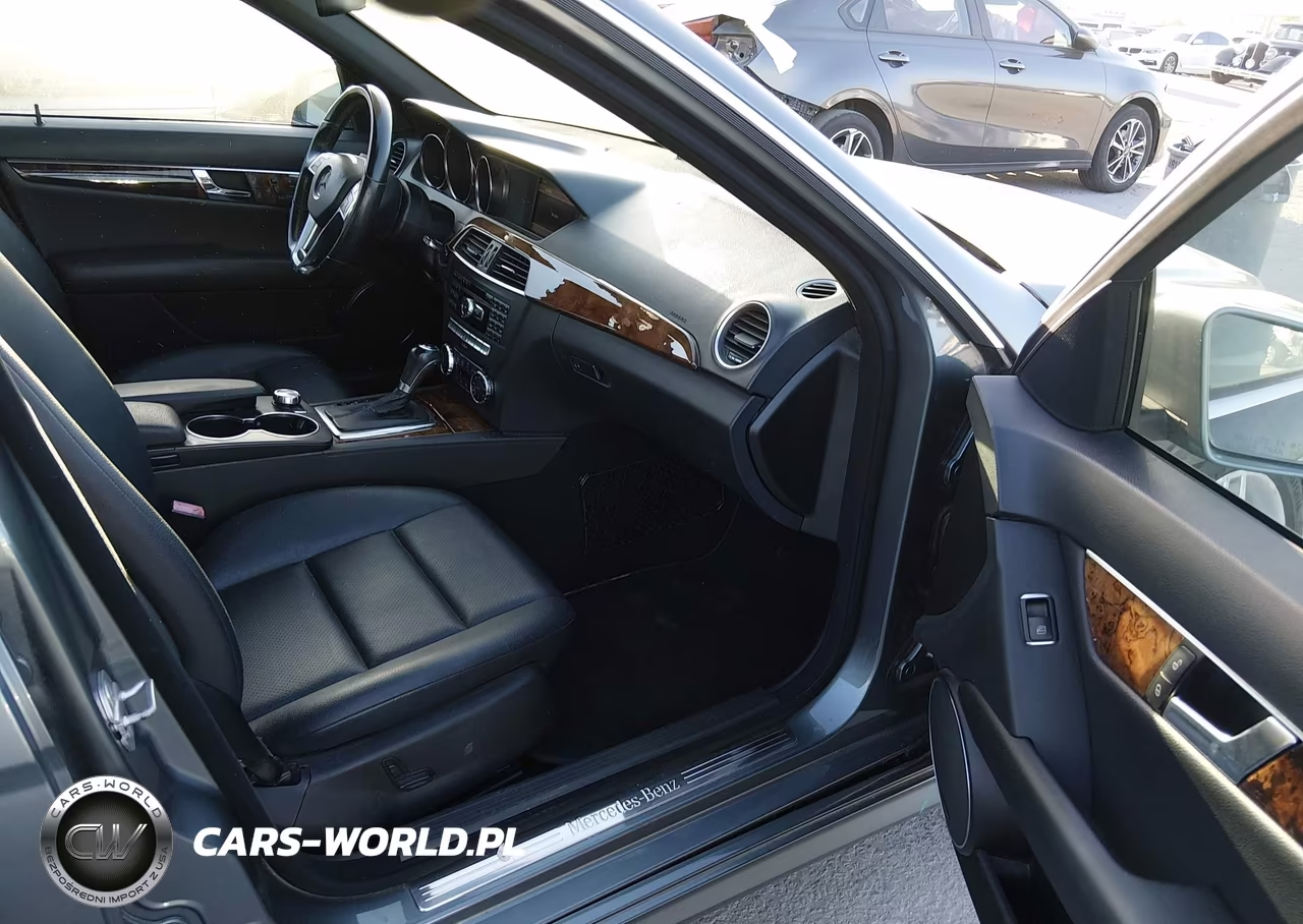 2012 Mercedes-Benz C 250 Sport VIN:WDDGF4HB4CR207474 - 5