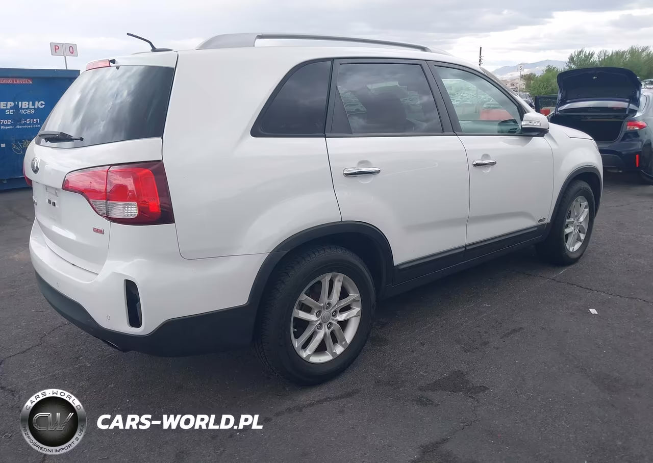 2014 Kia Sorento Lx VIN:5XYKTCA60EG523248 - 4