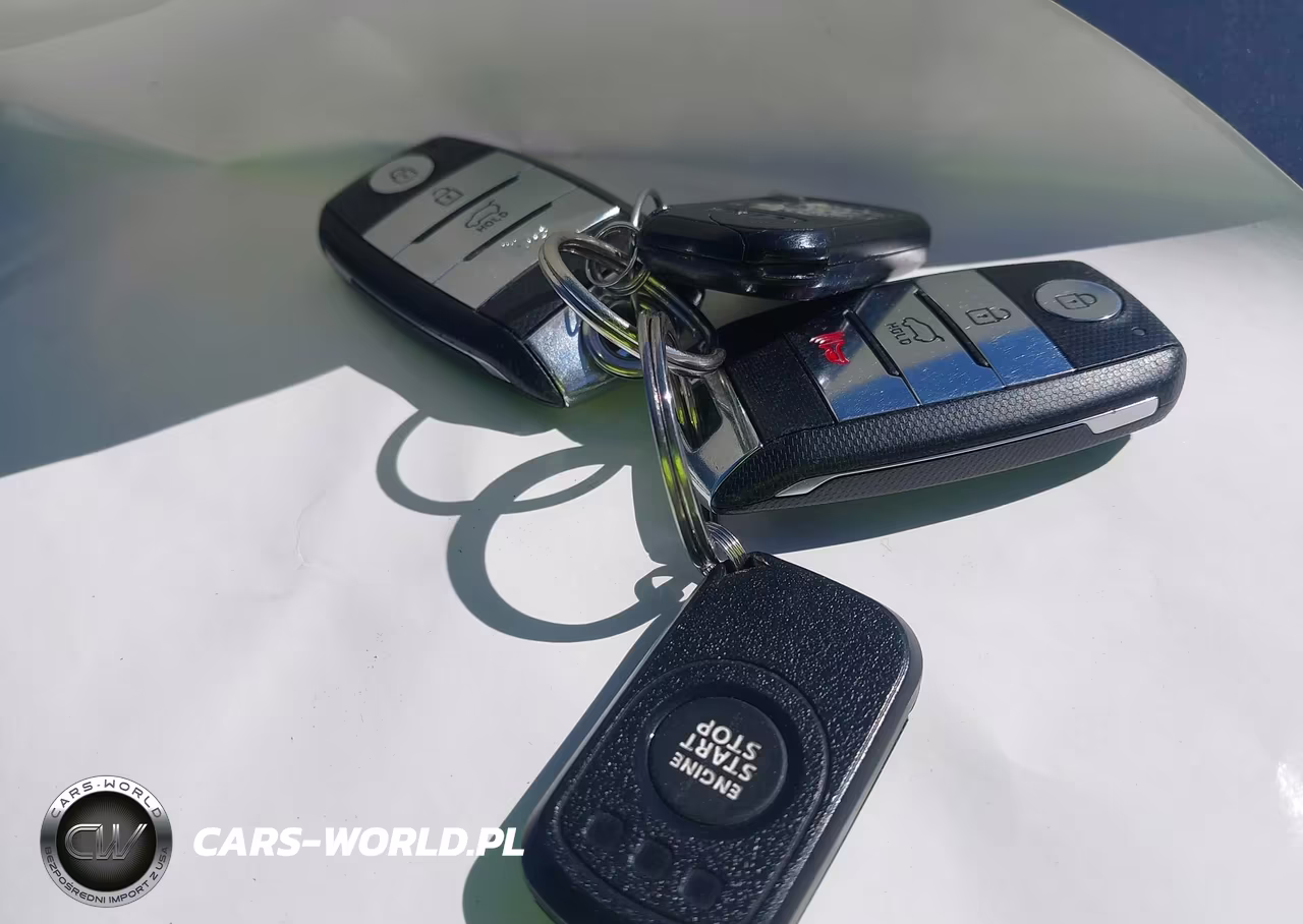 2016 Kia Sorento 3.3L Ex VIN:5XYPHDA58GG129892 - 11