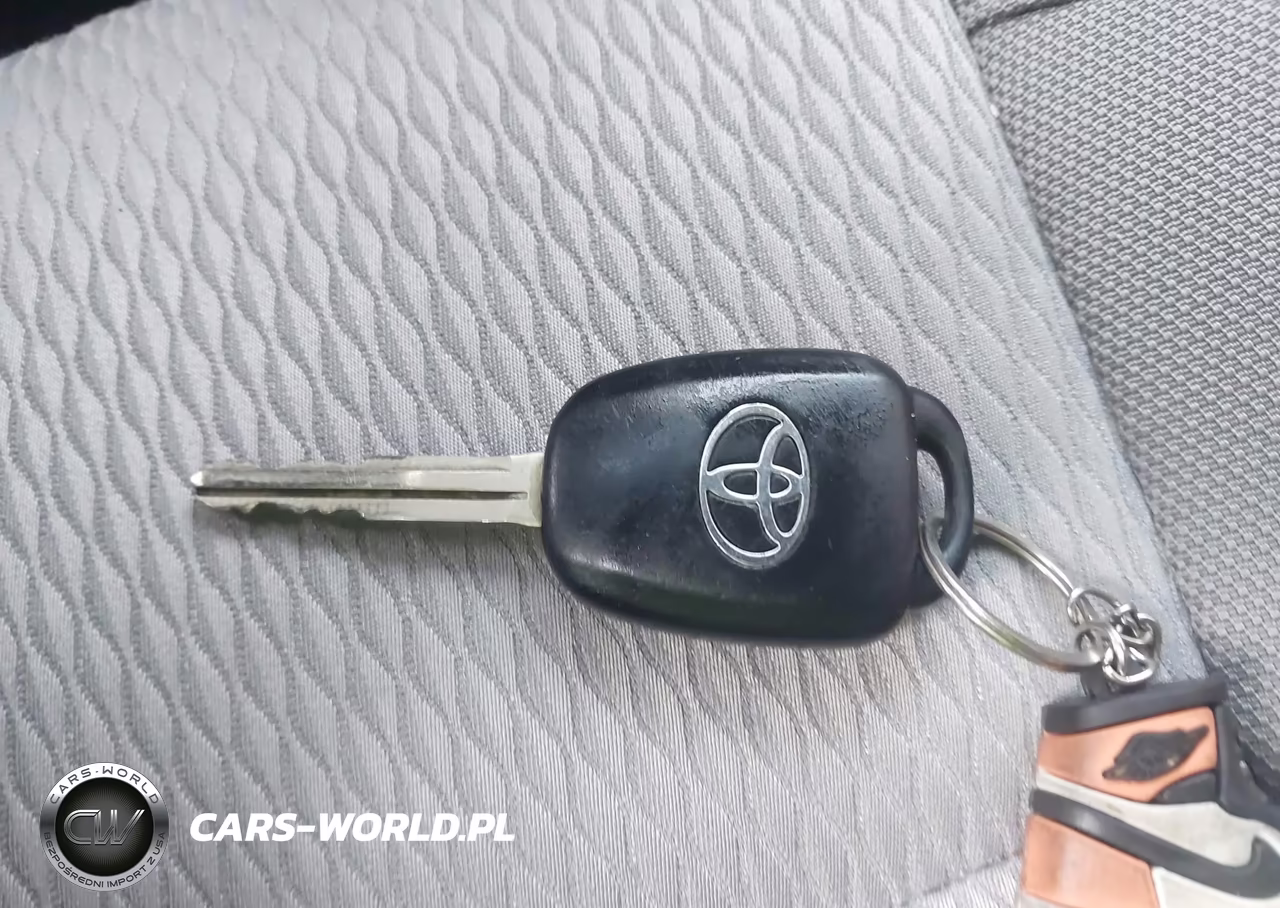 2016 Toyota Corolla Le VIN:2T1BURHE8GC608799 - 11
