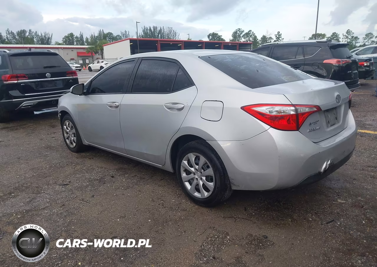 2016 Toyota Corolla Le VIN:2T1BURHE8GC608799 - 3