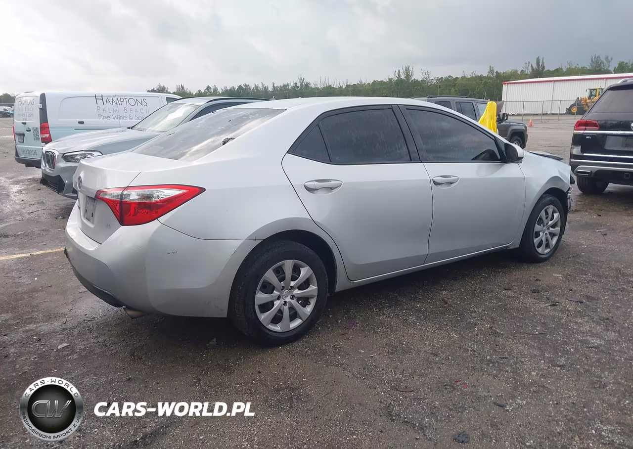 2016 Toyota Corolla Le VIN:2T1BURHE8GC608799 - 4
