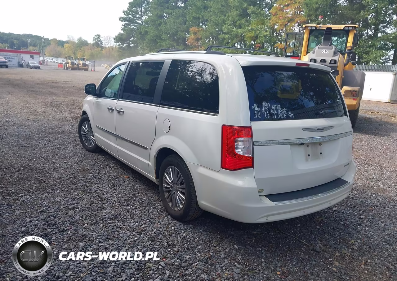 2011 Chrysler Town & Country Limited VIN:2A4RR6DG0BR609373 - 3