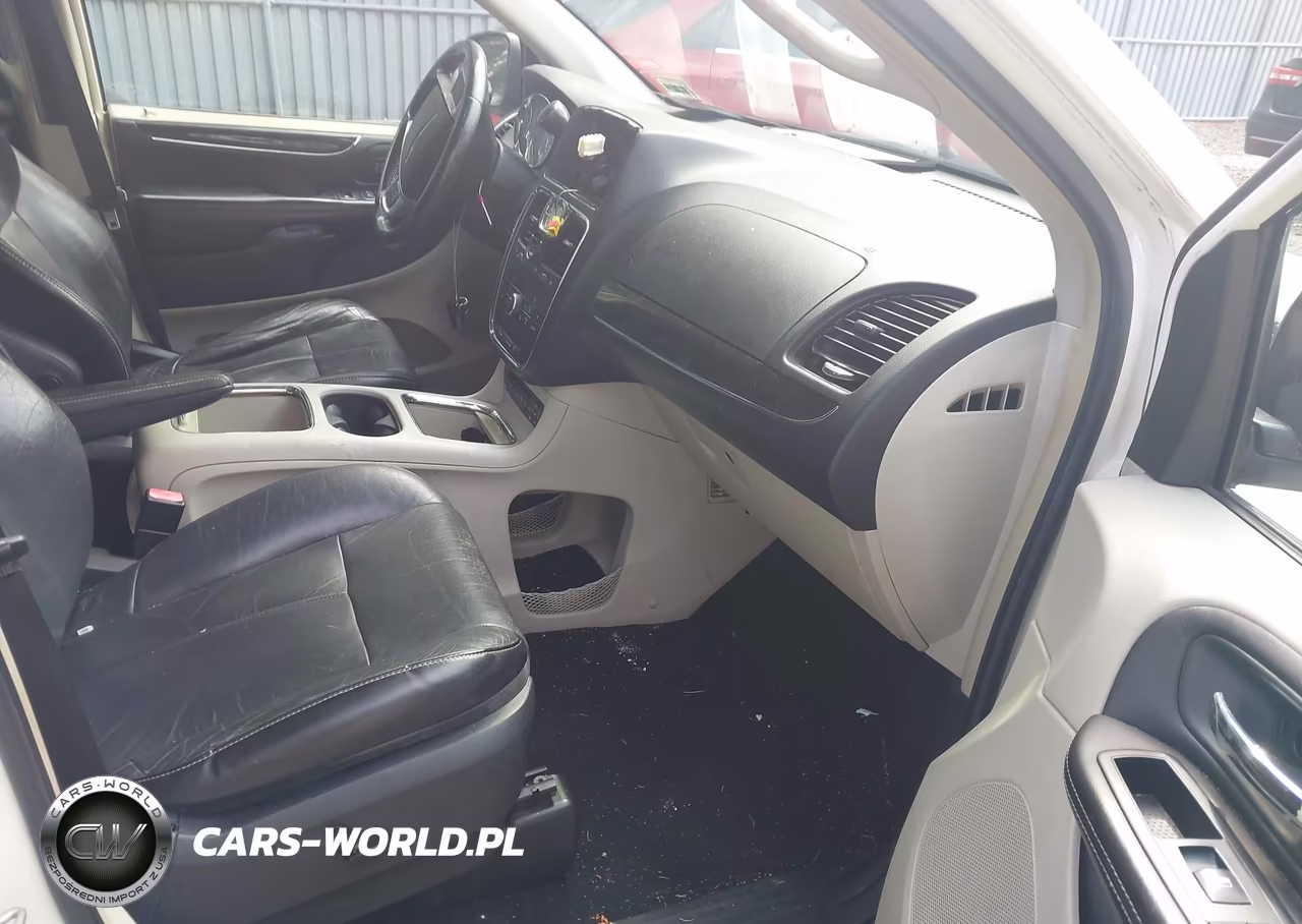 2011 Chrysler Town & Country Limited VIN:2A4RR6DG0BR609373 - 5