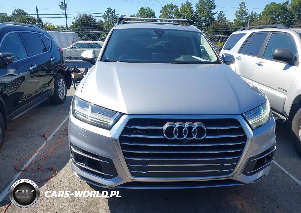 2018 Audi Q7 3.0T Premium VIN:WA1LABF70JD030646 - 6