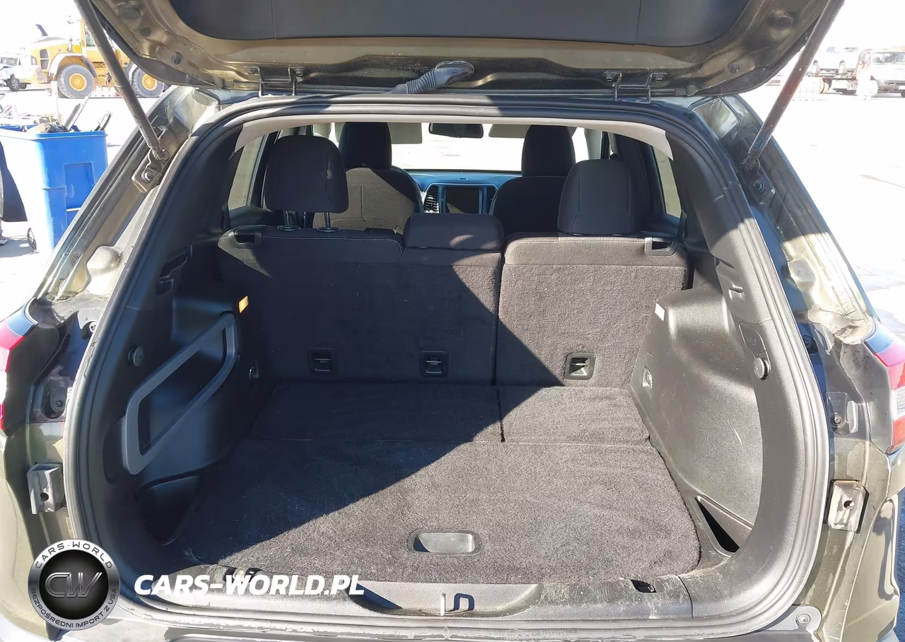 2015 Jeep Cherokee Latitude VIN:1C4PJMCS2FW583080 - 17