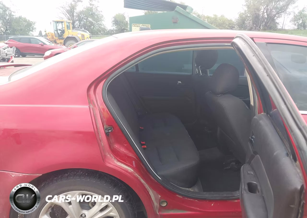 2012 Ford Fusion Se VIN:3FAHP0HA8CR437945 - 8