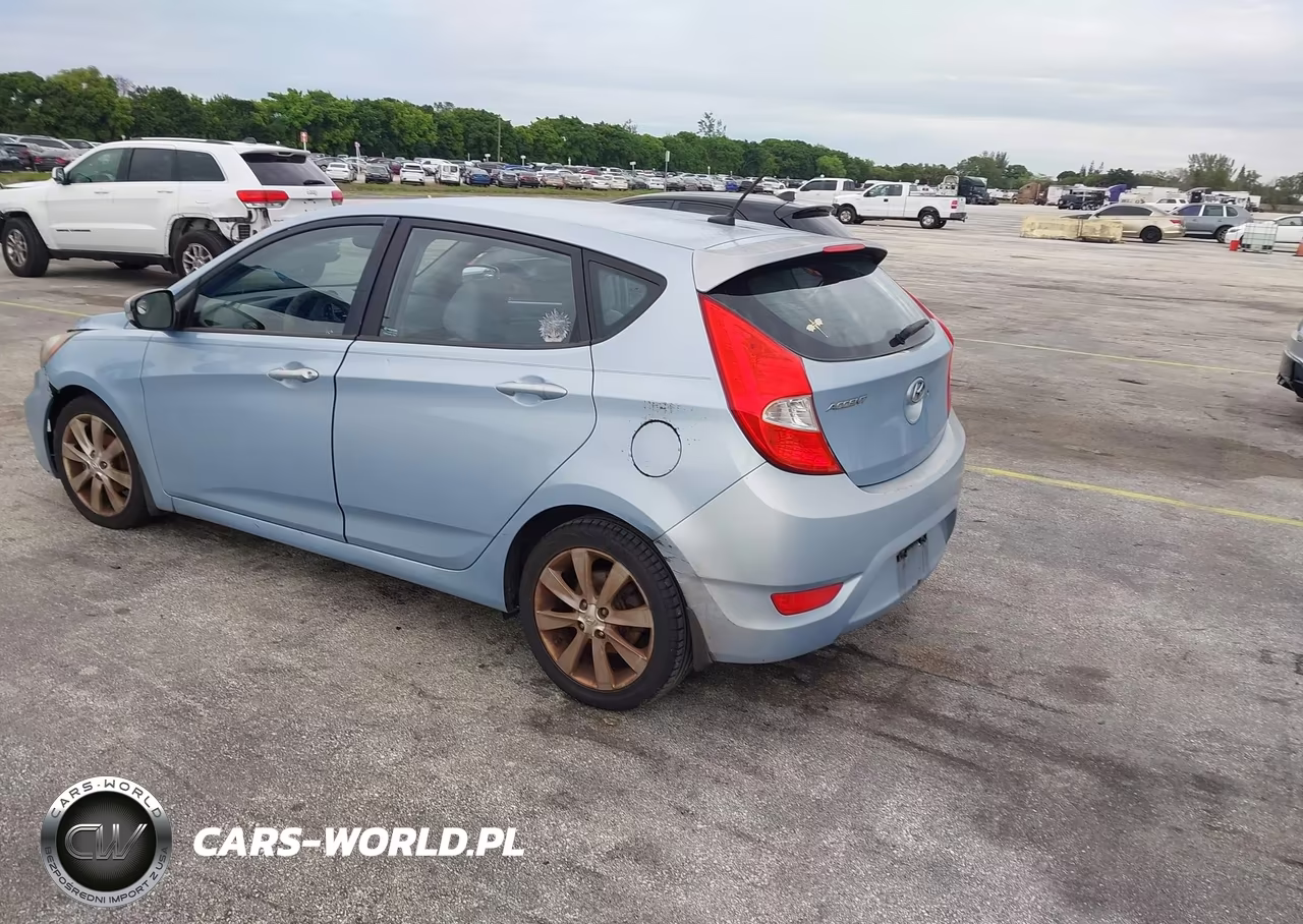 2013 Hyundai Accent Se VIN:KMHCU5AE0DU097574 - 3