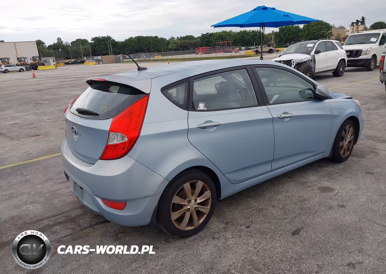 2013 Hyundai Accent Se VIN:KMHCU5AE0DU097574 - 4