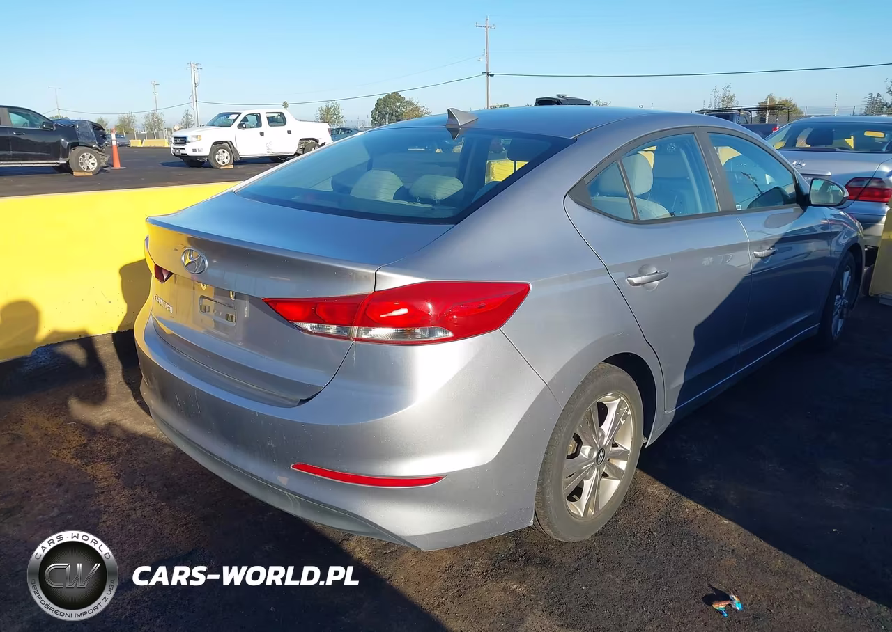 2017 Hyundai Elantra Se VIN:5NPD84LF5HH170676 - 4