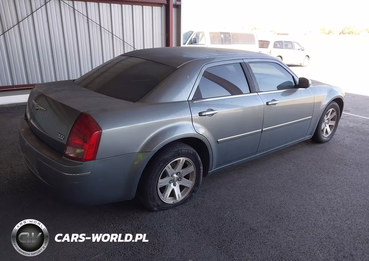 2007 Chrysler 300 Touring VIN:2C3KA53G47H839784 - 4