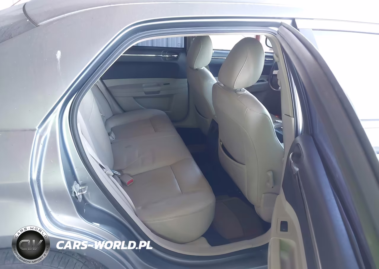 2007 Chrysler 300 Touring VIN:2C3KA53G47H839784 - 8