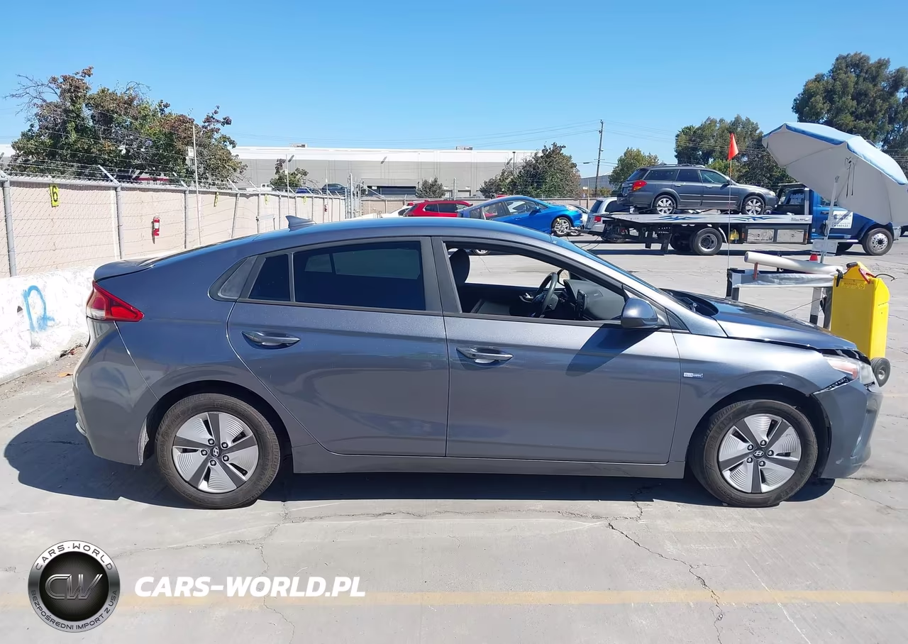 2020 Hyundai Ioniq Hybrid Blue VIN:KMHC65LC4LU208874 - 13