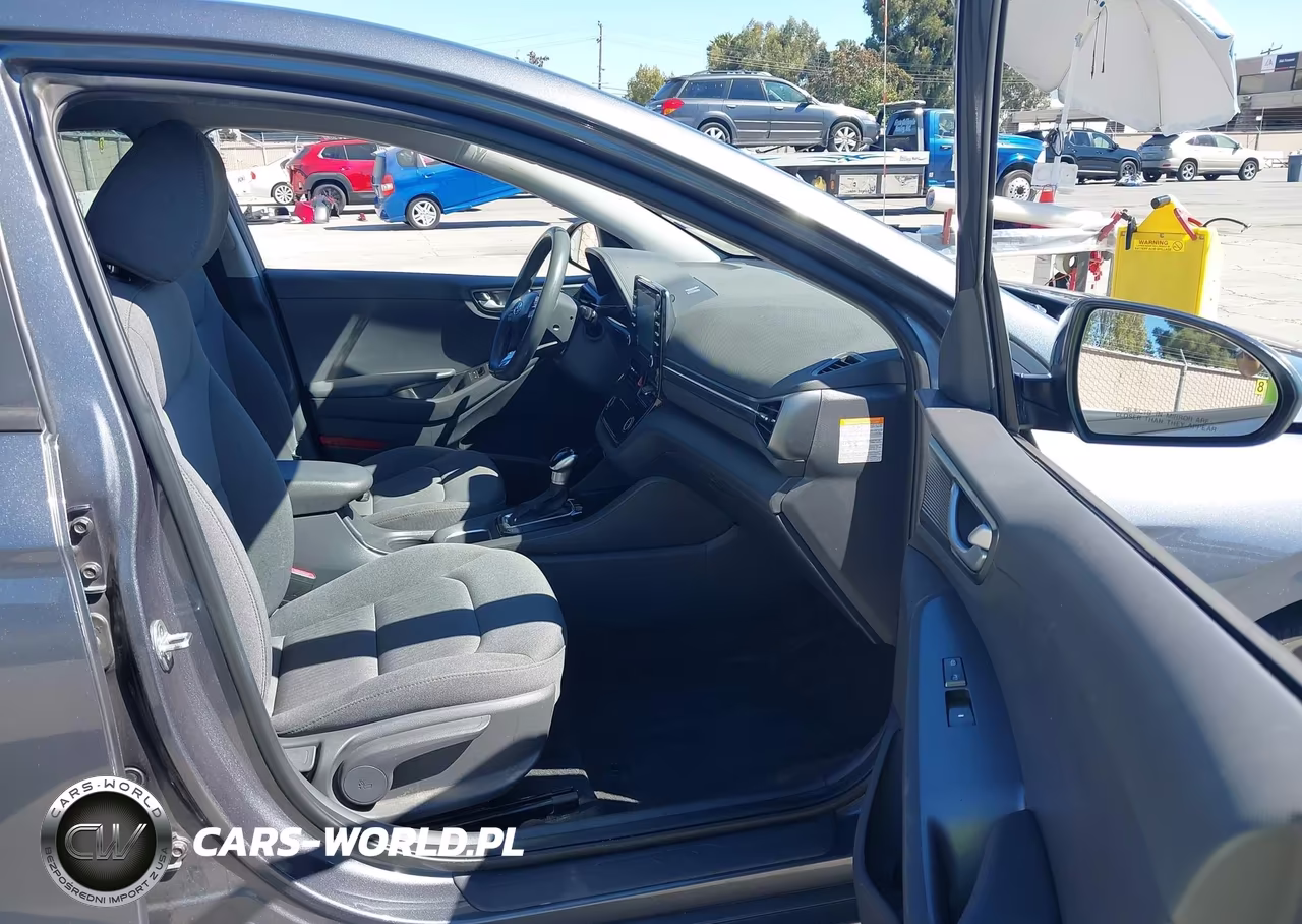 2020 Hyundai Ioniq Hybrid Blue VIN:KMHC65LC4LU208874 - 5