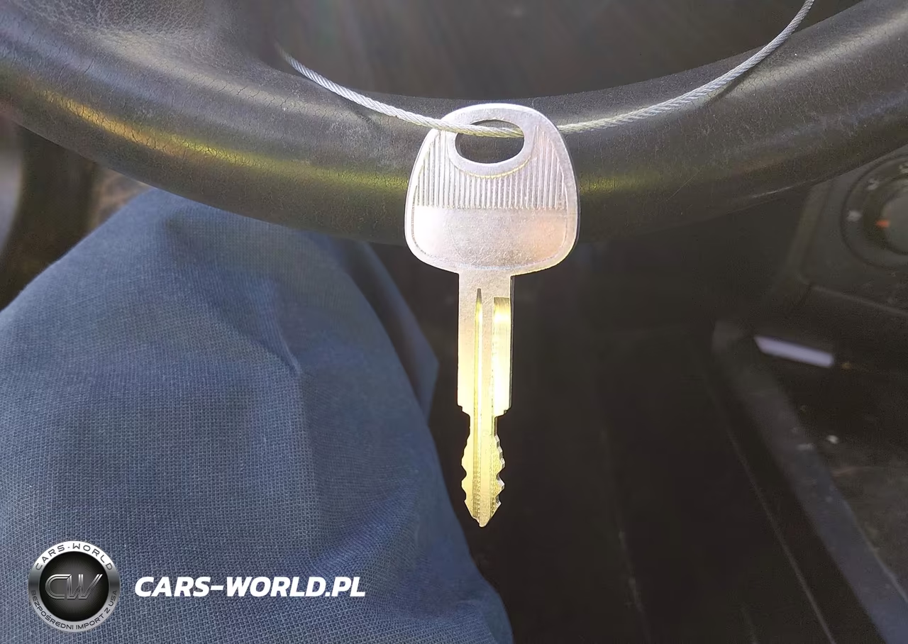 2006 Hyundai Tiburon Gs VIN:KMHHM65D16U229757 - 11