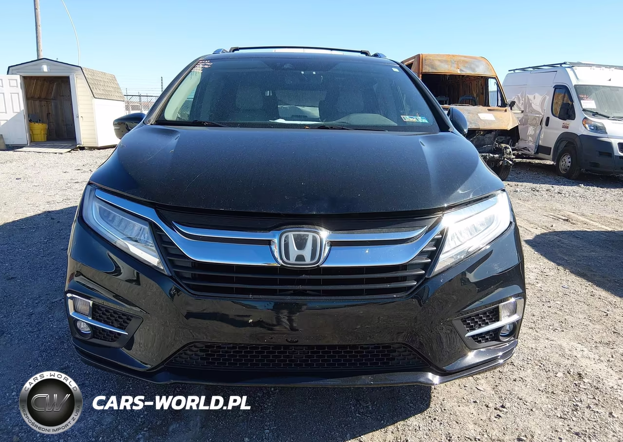 2018 Honda Odyssey Elite VIN:5FNRL6H96JB071811 - 12