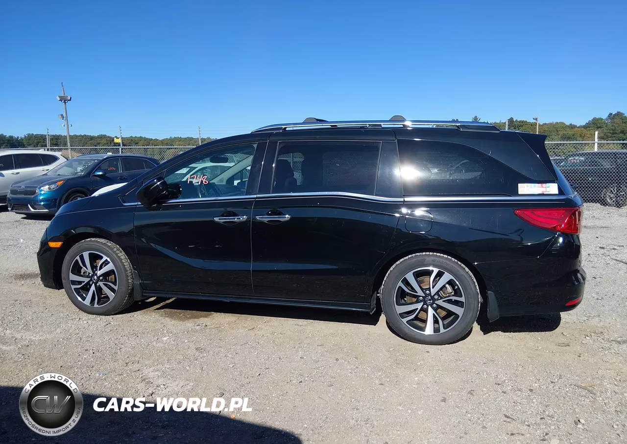 2018 Honda Odyssey Elite VIN:5FNRL6H96JB071811 - 14