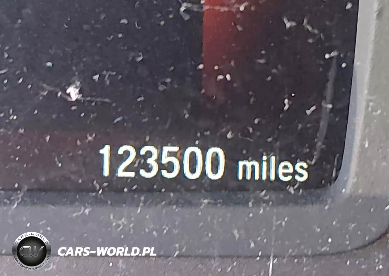 2018 Honda Odyssey Elite VIN:5FNRL6H96JB071811 - 15