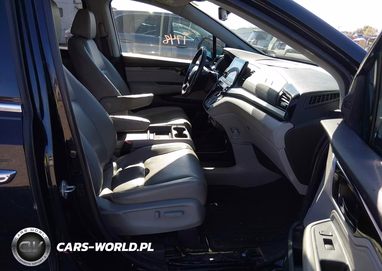 2018 Honda Odyssey Elite VIN:5FNRL6H96JB071811 - 5