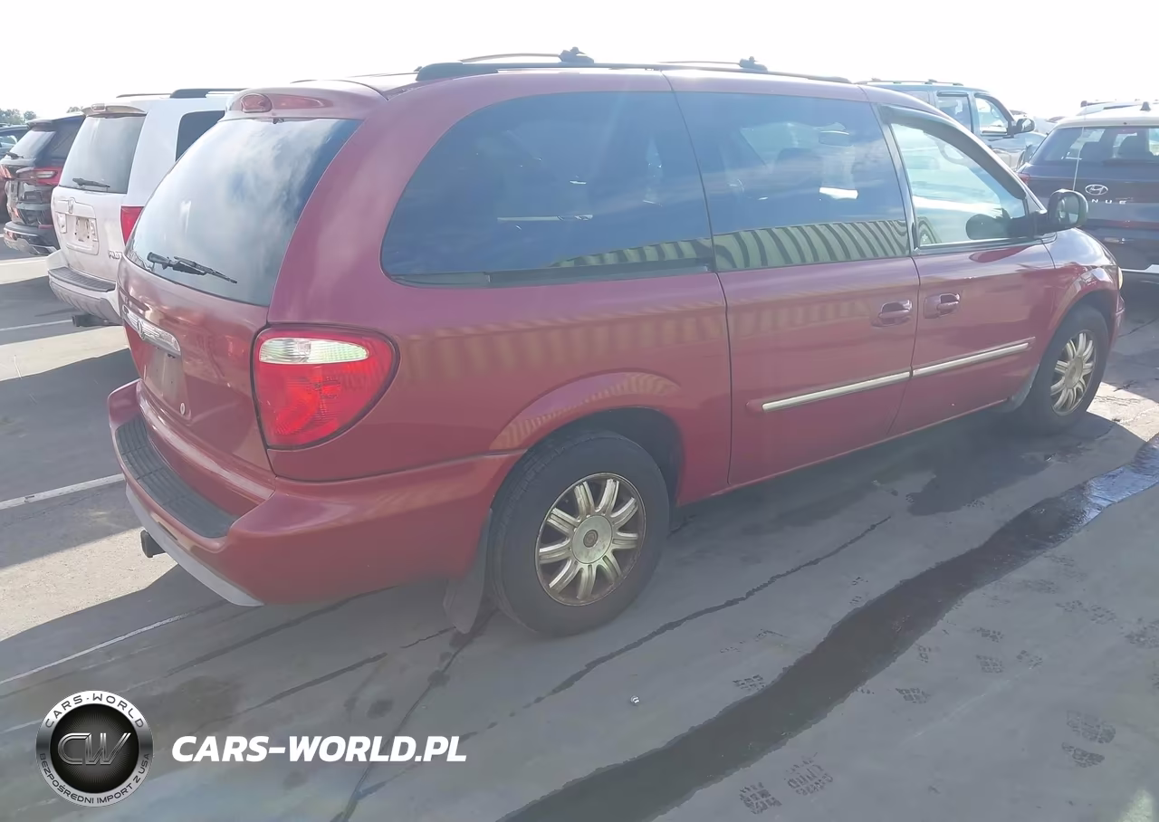 2005 Chrysler Town & Country Touring VIN:2C4GP54L85R178912 - 4