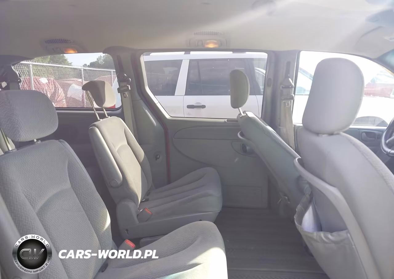 2005 Chrysler Town & Country Touring VIN:2C4GP54L85R178912 - 8