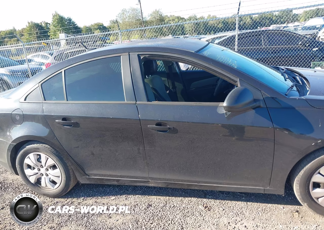 2014 Chevrolet Cruze Ls Auto VIN:1G1PA5SHXE7333082 - 13