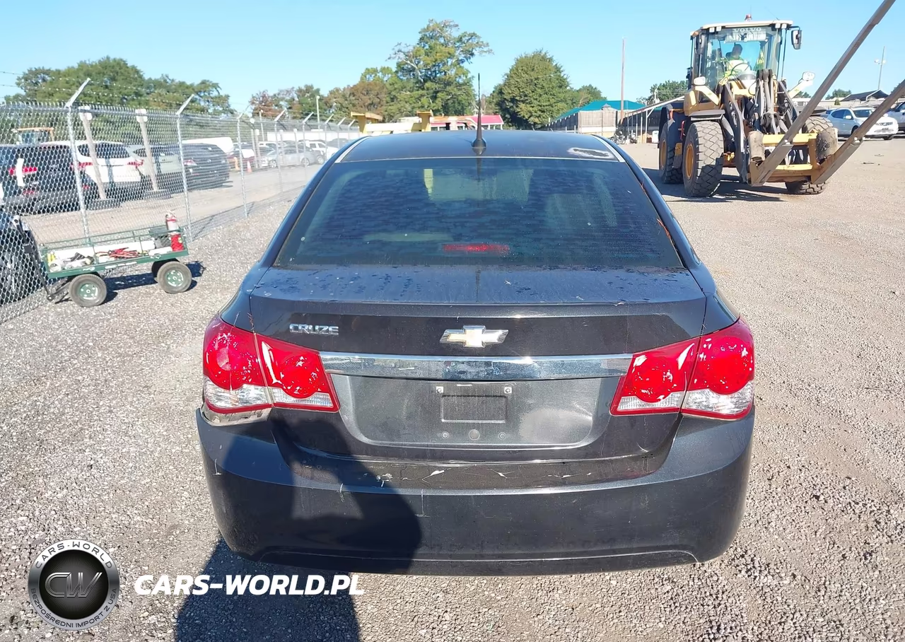 2014 Chevrolet Cruze Ls Auto VIN:1G1PA5SHXE7333082 - 16