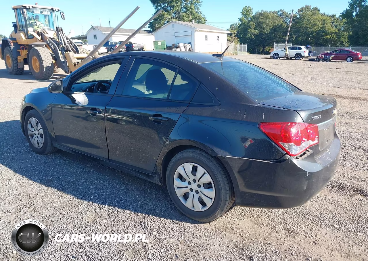 2014 Chevrolet Cruze Ls Auto VIN:1G1PA5SHXE7333082 - 3