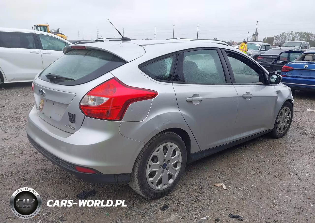 2012 Ford Focus Se VIN:1FAHP3K27CL445410 - 4