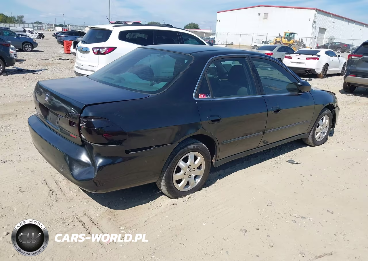 1999 Honda Accord Lx VIN:1HGCG5649XA107585 - 4