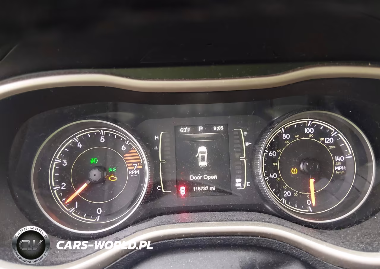 2016 Jeep Cherokee Latitude VIN:1C4PJMCB8GW162692 - 7