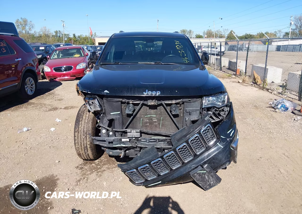 2017 Jeep Grand Cherokee Laredo 4X4 VIN:1C4RJFAG6HC755005 - 13