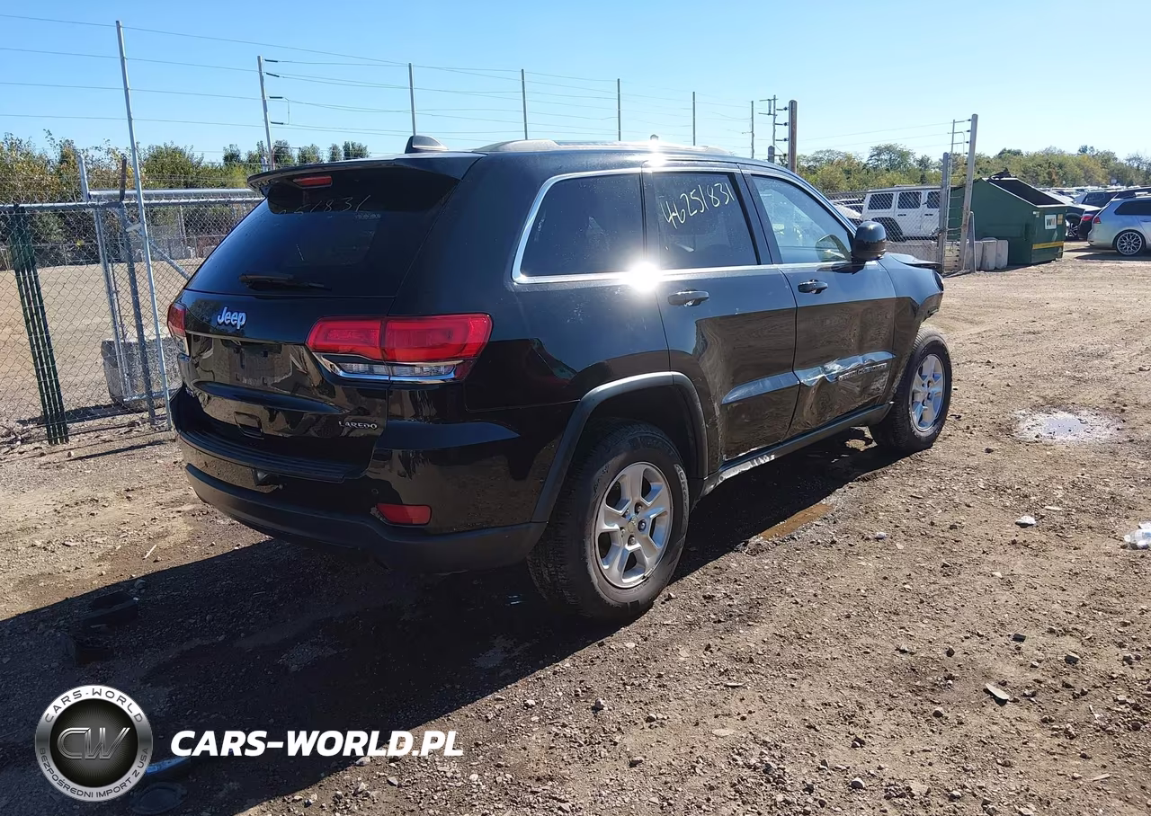 2017 Jeep Grand Cherokee Laredo 4X4 VIN:1C4RJFAG6HC755005 - 4