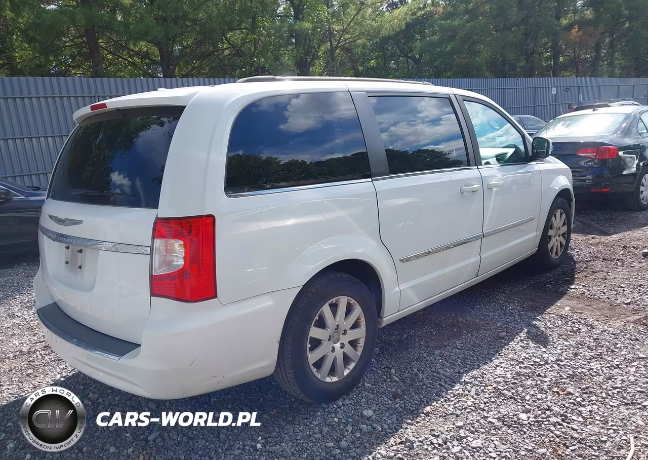 2016 Chrysler Town & Country Touring VIN:2C4RC1BG7GR205328 - 4