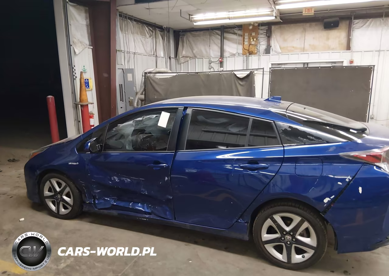 2016 Toyota Prius Four Touring VIN:JTDKARFU9G3502499 - 6