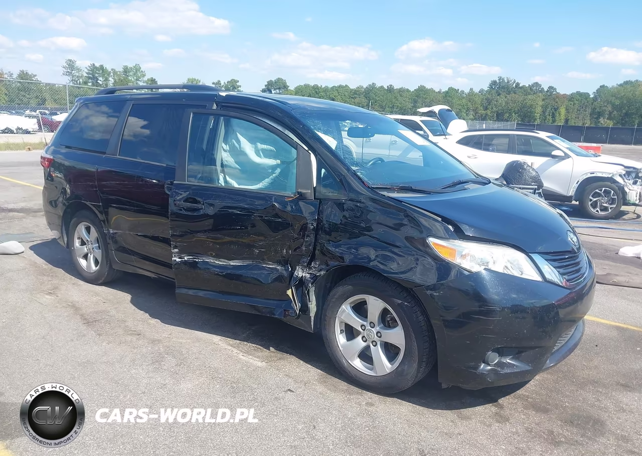 2017 Toyota Sienna Le 8 Passenger