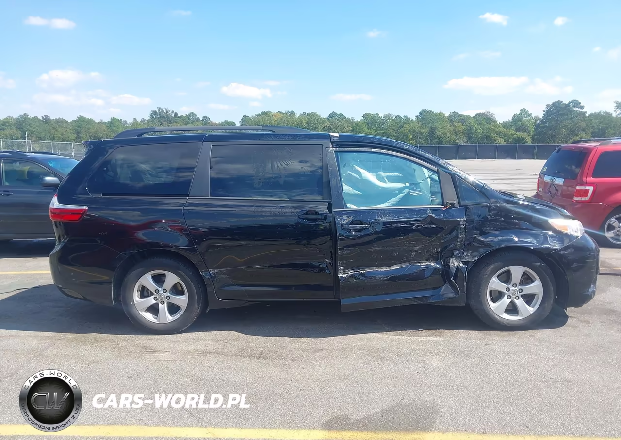 2017 Toyota Sienna Le 8 Passenger VIN:5TDKZ3DC3HS898557 - 13