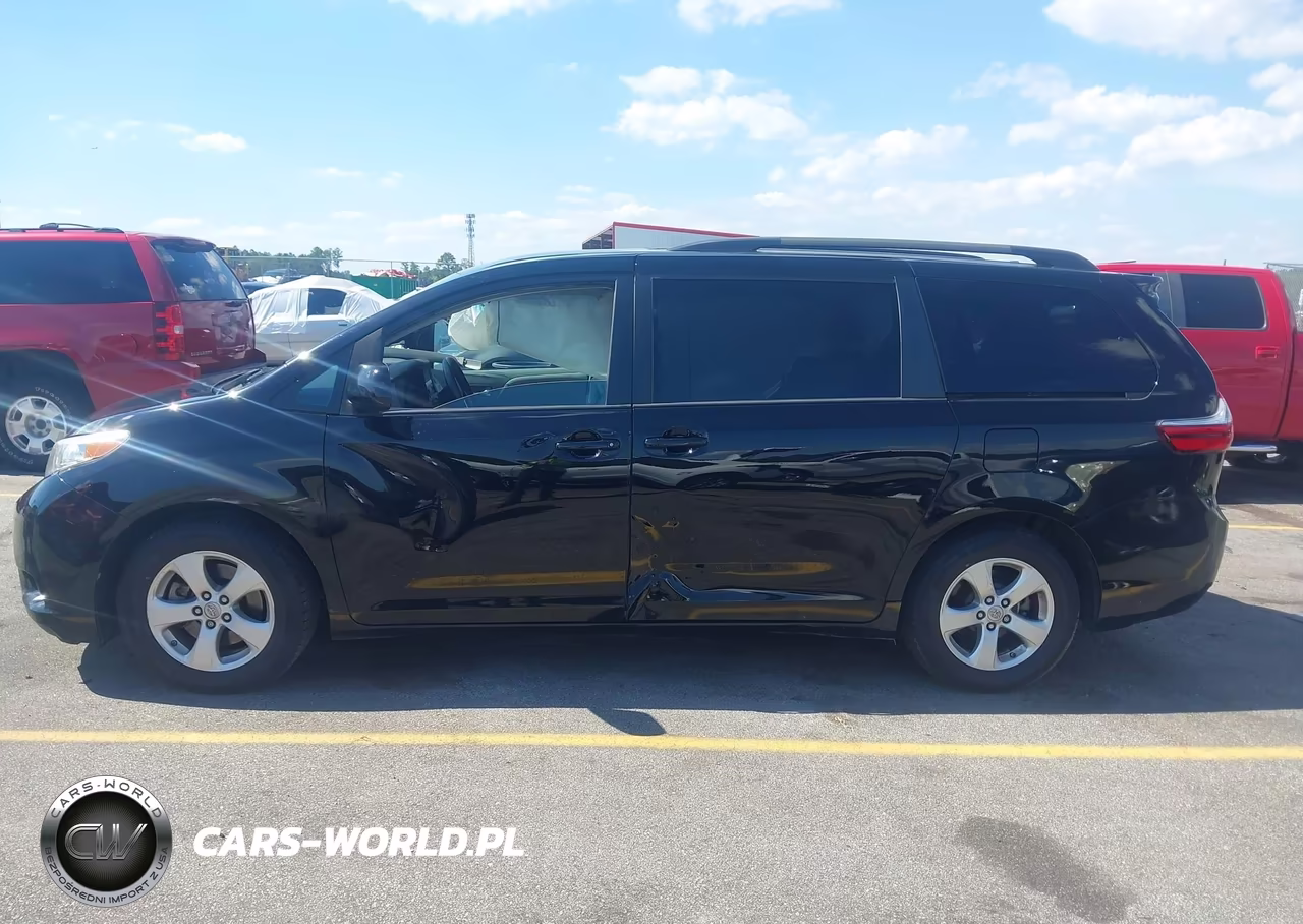 2017 Toyota Sienna Le 8 Passenger VIN:5TDKZ3DC3HS898557 - 14