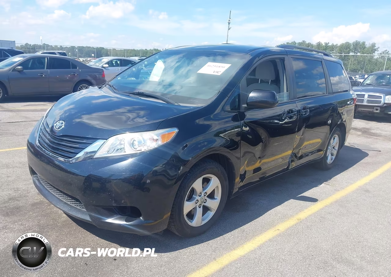 2017 Toyota Sienna Le 8 Passenger VIN:5TDKZ3DC3HS898557 - 2