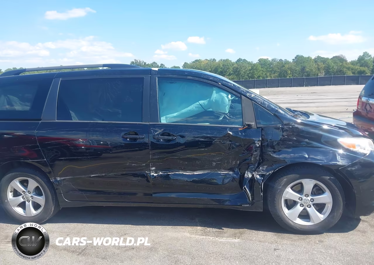 2017 Toyota Sienna Le 8 Passenger VIN:5TDKZ3DC3HS898557 - 6