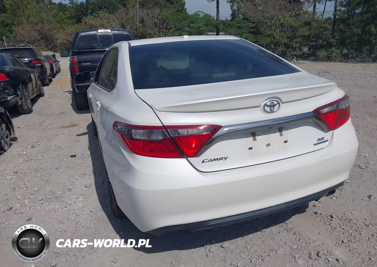 2016 Toyota Camry Se VIN:4T1BF1FK3GU534453 - 3