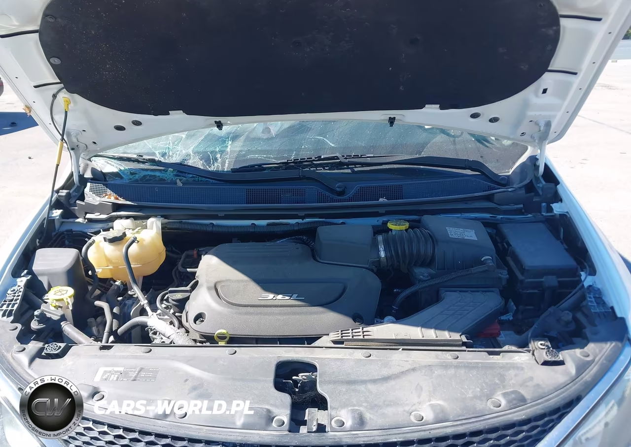 2018 Chrysler Pacifica Limited VIN:2C4RC1GG7JR149651 - 10