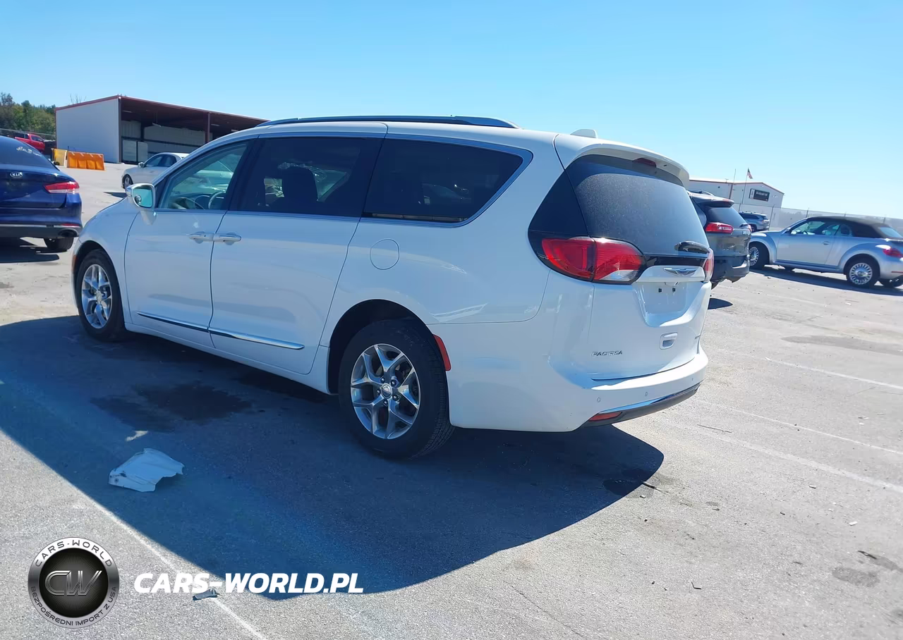2018 Chrysler Pacifica Limited VIN:2C4RC1GG7JR149651 - 3
