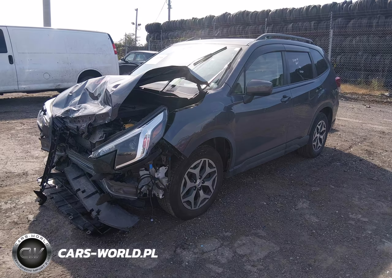 2022 Subaru Forester Premium VIN:JF2SKAEC8NH483856 - 2