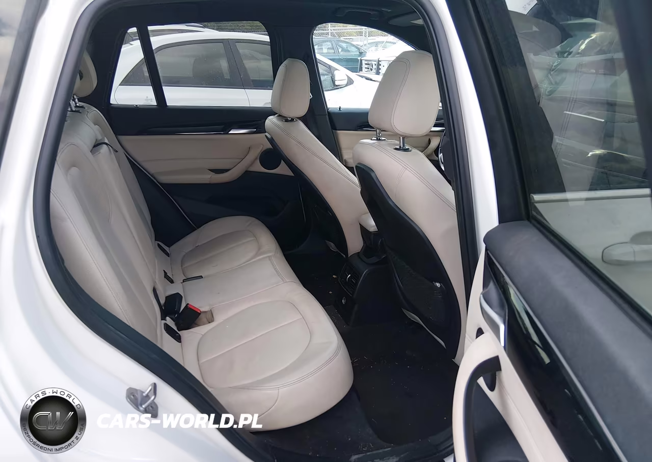 2018 BMW X1 xDrive28I VIN:WBXHT3C34J5L27087 - 8