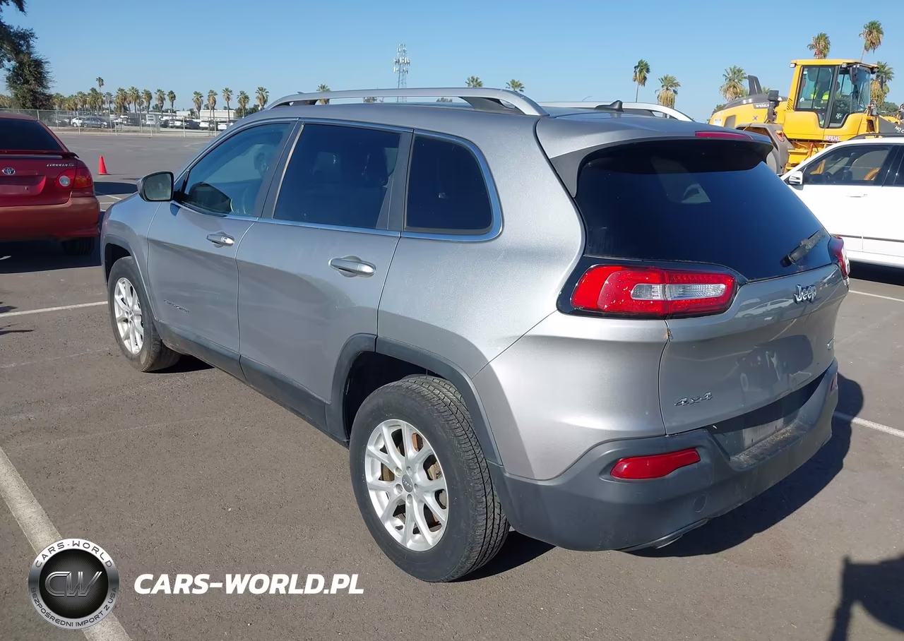 2014 Jeep Cherokee Latitude VIN:1C4PJMCB3EW252569 - 3