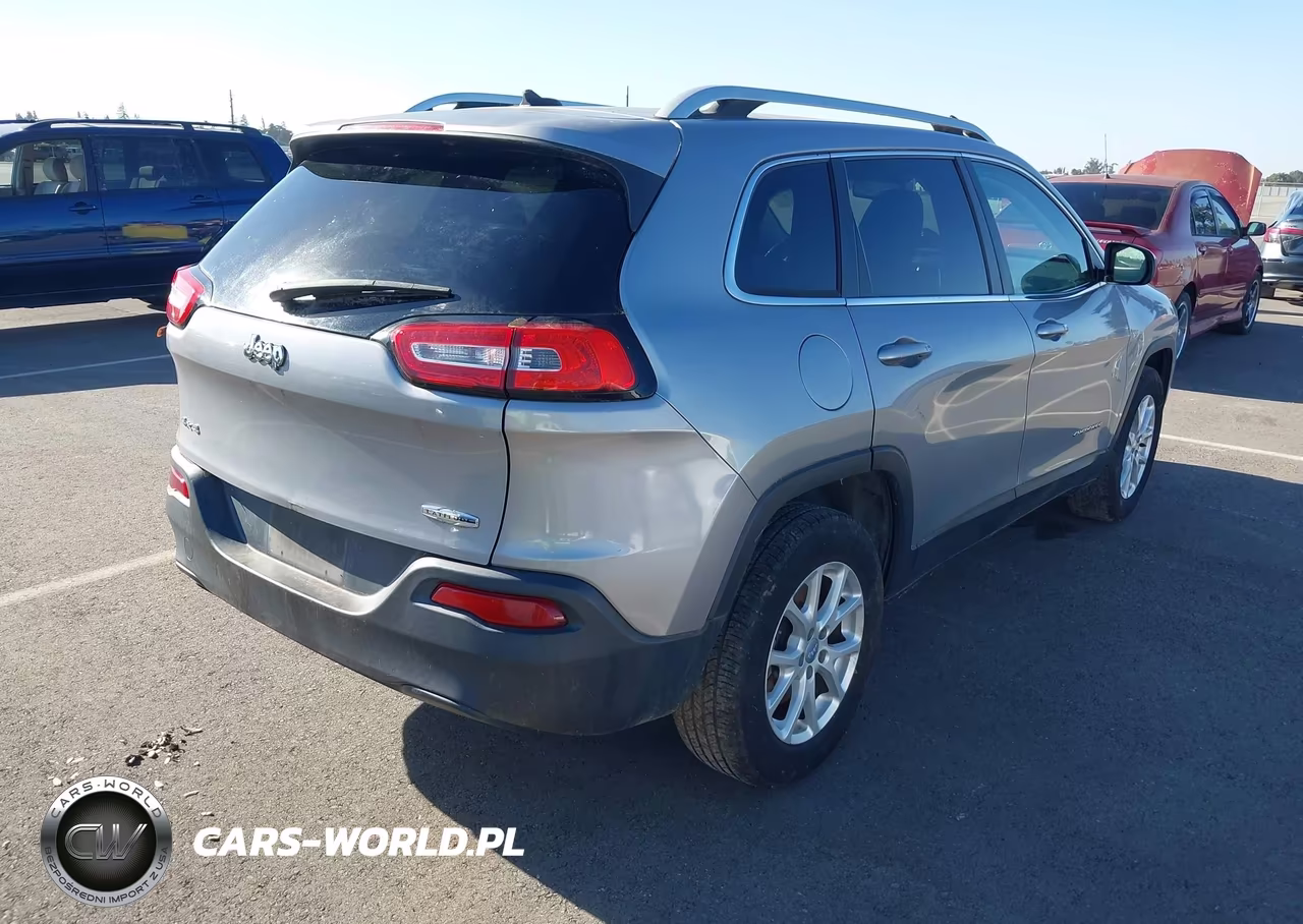2014 Jeep Cherokee Latitude VIN:1C4PJMCB3EW252569 - 4