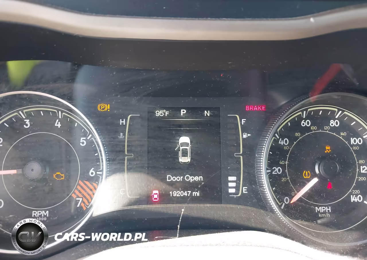 2014 Jeep Cherokee Latitude VIN:1C4PJMCB3EW252569 - 7