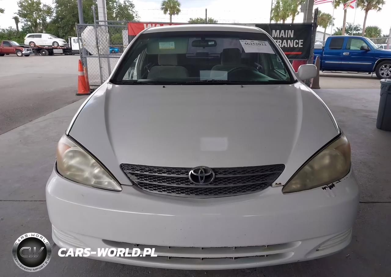 2002 Toyota Camry Le VIN:4T1BE32K02U018581 - 13